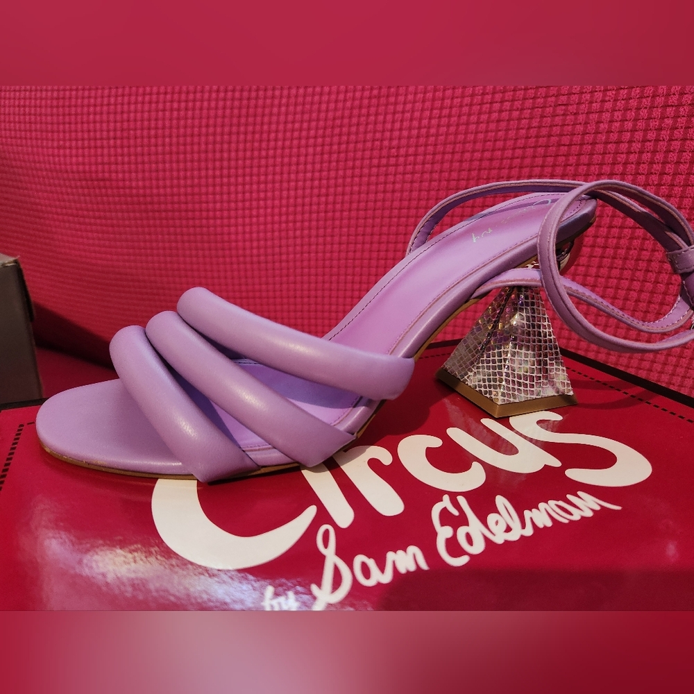 Lilac, Sz 8 Bobbie Heels, Circus by Sam Edwlman
